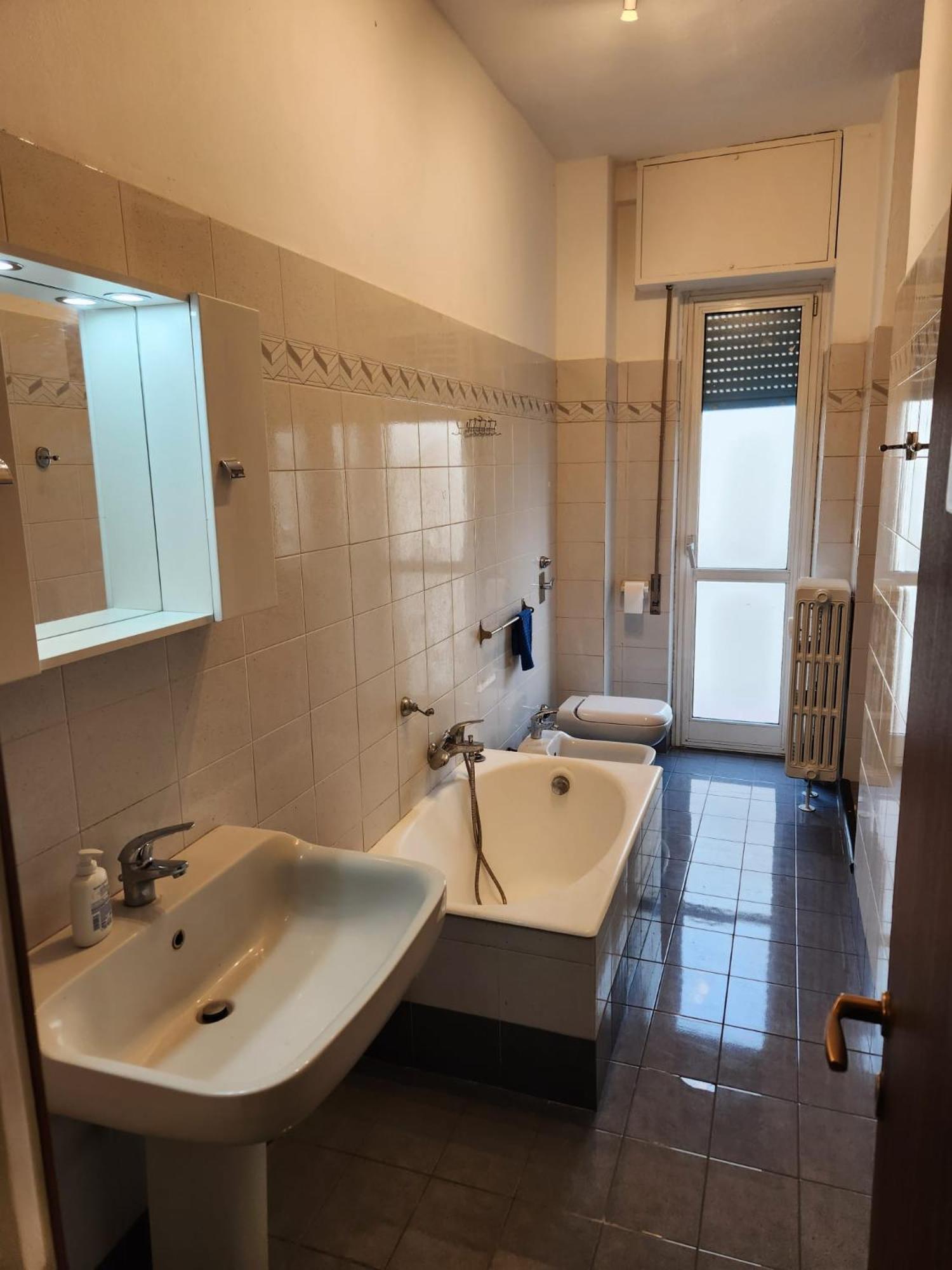Guesthouse - Metro M1 Sesto Rondo Sesto San Giovanni Bagian luar foto